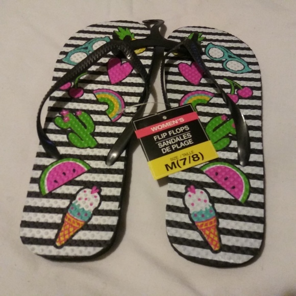 Fun & Festive flip flops sandals - Picture 7 of 8